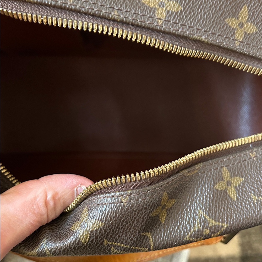 Louis Vuitton Monogram Bag in Brown and Tan - Picture 9 of 17